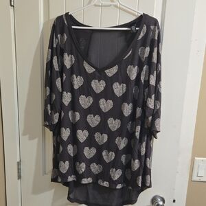 Torrid Charcoal and Cream Heart Print Blouse Shiet Top 1/2 Sleeve Plus Size 4